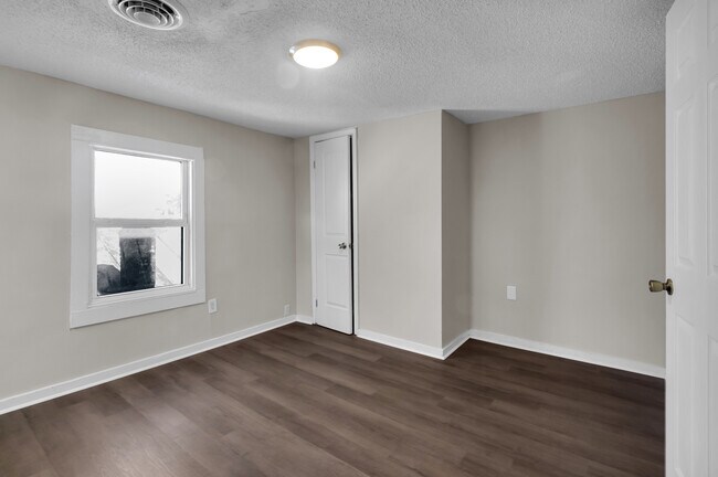 Building Photo - 605 1st Ave