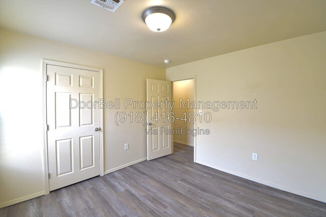 Building Photo - 6009 S Madison Pl