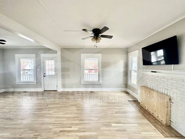 Building Photo - 3114 School St