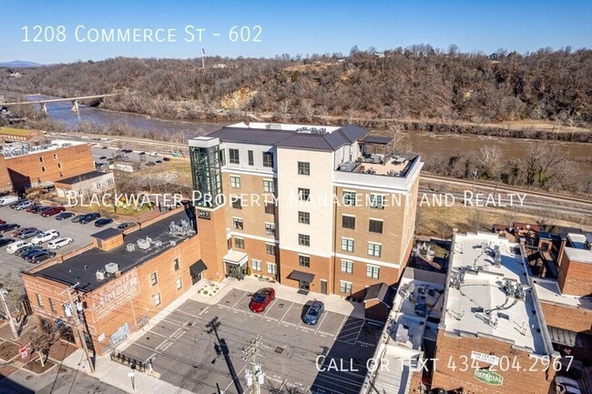 Building Photo - 1208 Commerce St