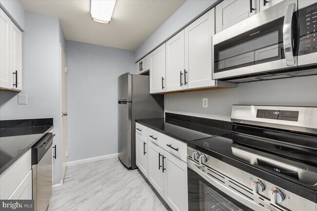 Building Photo - 5300 Holmes Run Pkwy