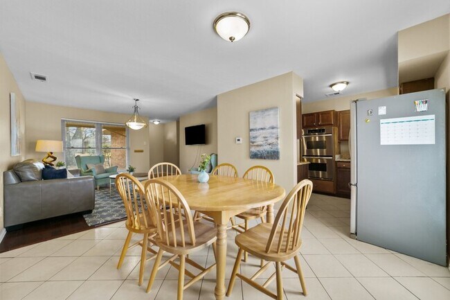 Building Photo - 2117 Freeland Way