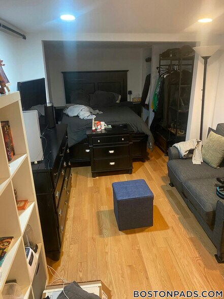 Building Photo - 232 Cambridge St