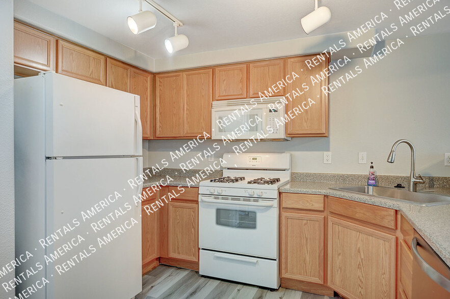 Building Photo - 9303 Gilcrease Ave
