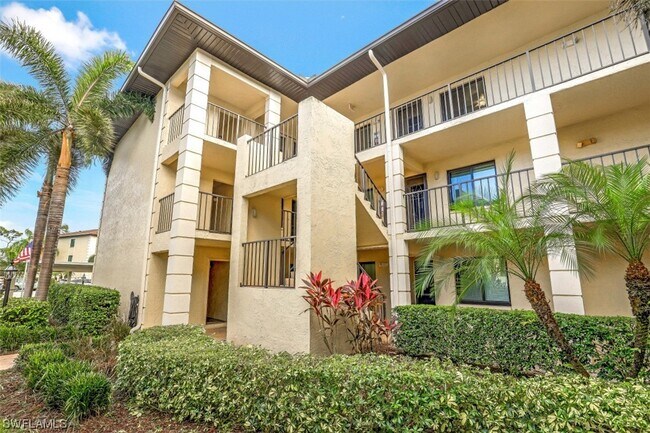 Building Photo - 228 Fox Glen Dr