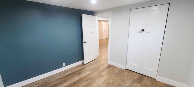 Building Photo - 1724 E 3990 S