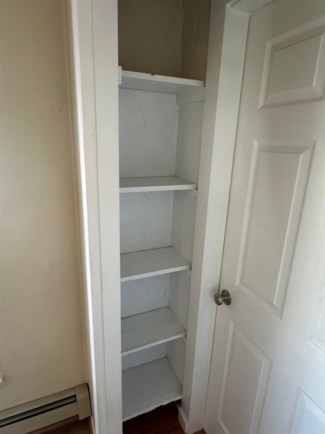 Building Photo - 17 Hanover St