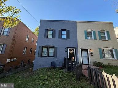 Building Photo - 4523 Dix St NE