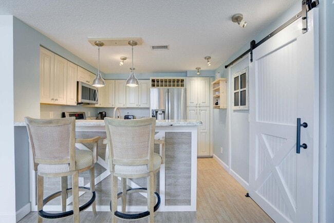 Building Photo - 1209 Mainsail Cir