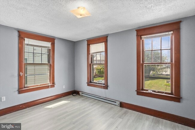 Building Photo - 131 Hanover Rd