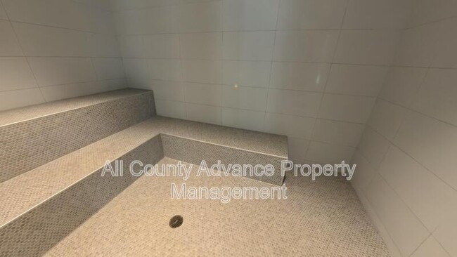 Building Photo - 920 N Osceola Ave