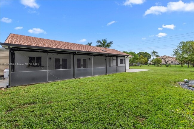 Building Photo - 15800 Surrey Cir