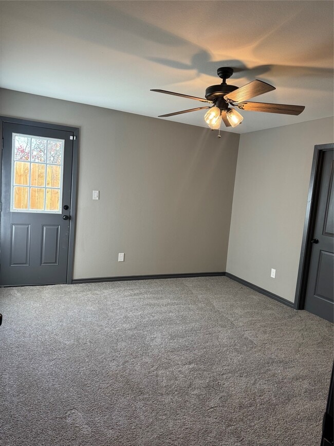 Building Photo - 7906 Sexton St