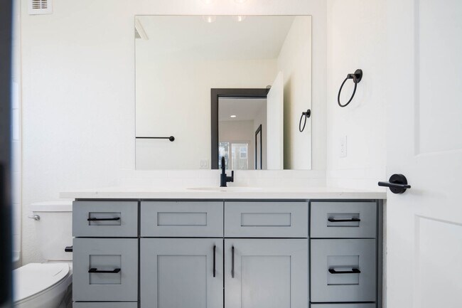 Building Photo - 3569 S Pennsylvania St