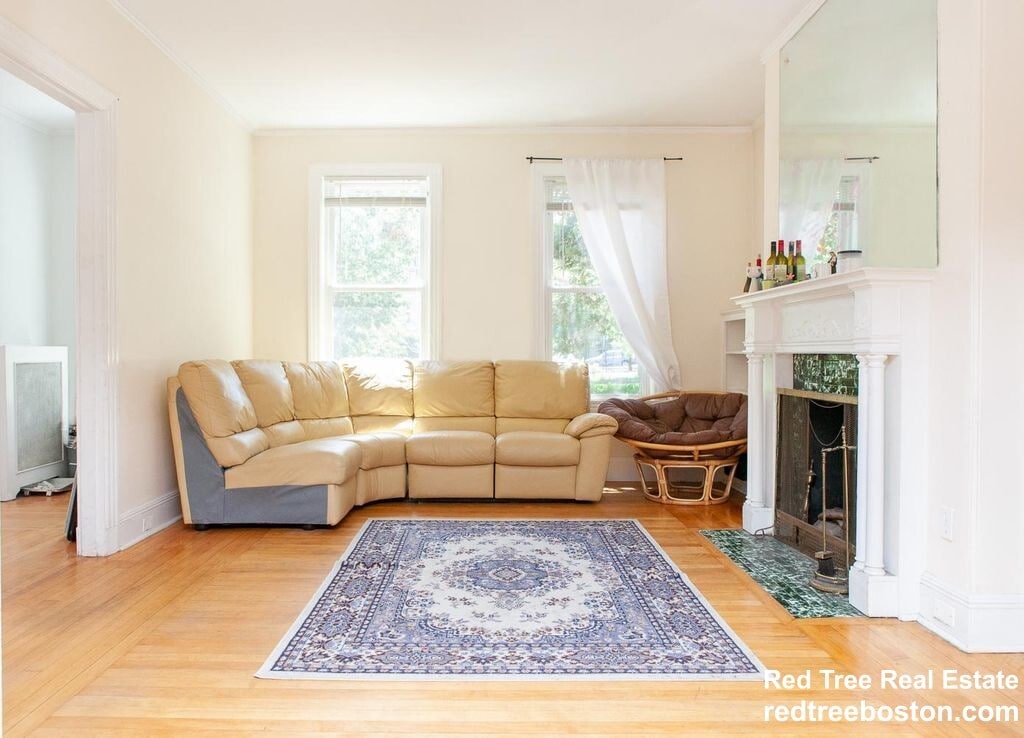 Building Photo - 1743 Commonwealth Ave