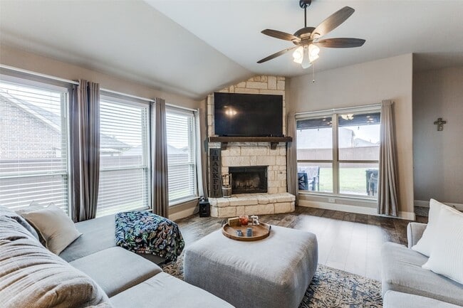 Building Photo - 3805 Orleans Way