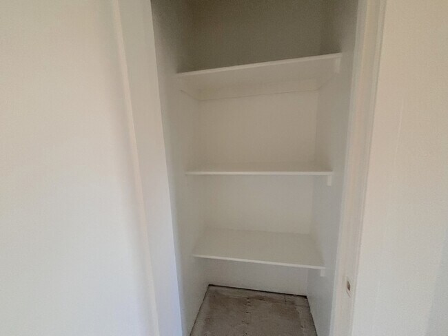 Building Photo - 361 W 400 S