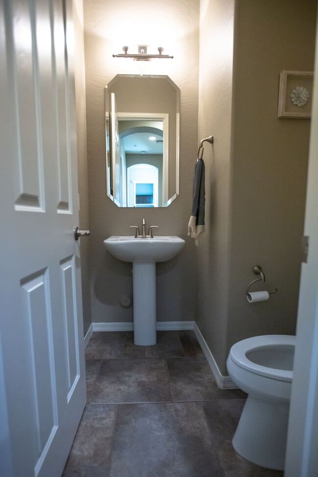 Building Photo - FURNISHED 3 BEDROOM IN CHANDLER!!