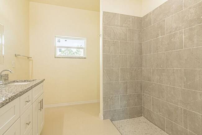 Building Photo - 3BR/2BA Home with 1-Car Garage in Prime SW Lehigh Acres – Brand New Construction