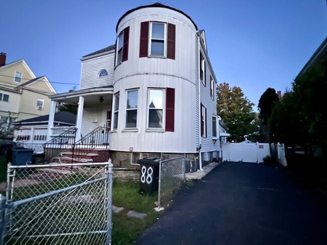 Building Photo - 88 Elmwood Ave