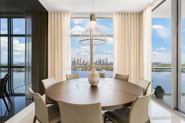 Building Photo - 17301 Biscayne Blvd