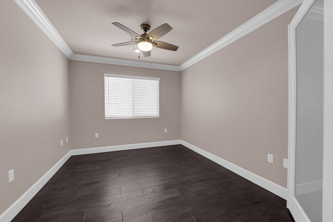 Building Photo - Don't miss out on this super cute 2-bedroo...