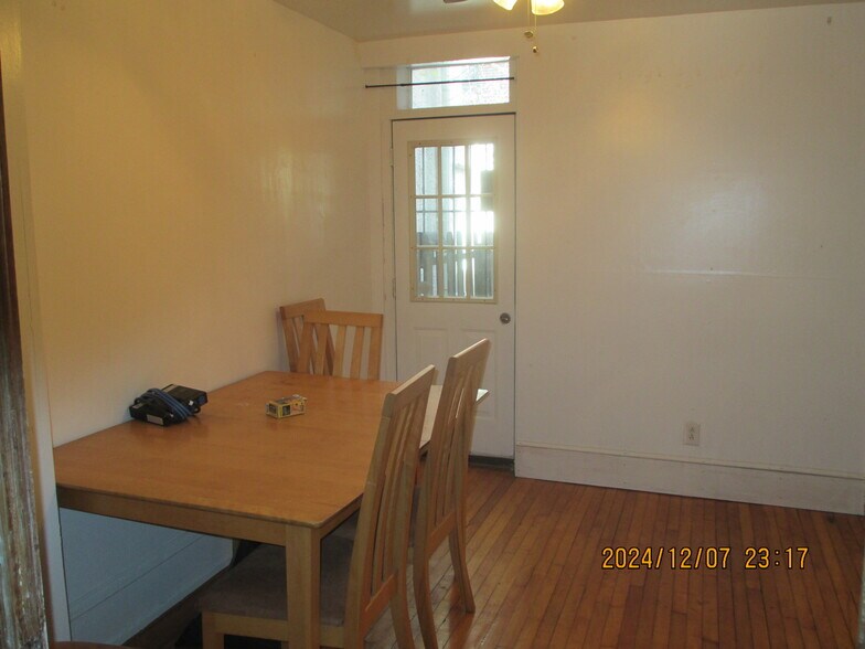 Building Photo - 529 N 35th St