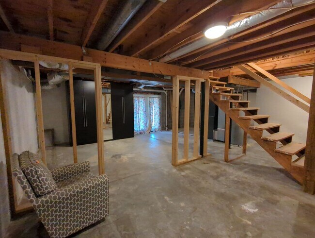 Building Photo - 513 Woodcroft Dr