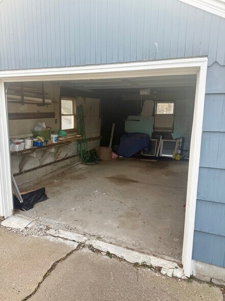 Building Photo - 1240 Northern Ave