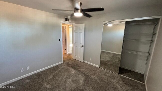 Building Photo - 8625 E Valley View Rd