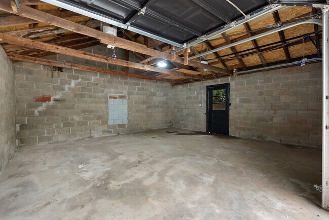 Building Photo - McCullough Heights