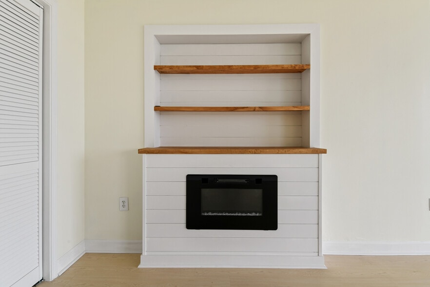 Electric Fireplace and Built-In Bookshelves - 2870 Pharr Court South NW
