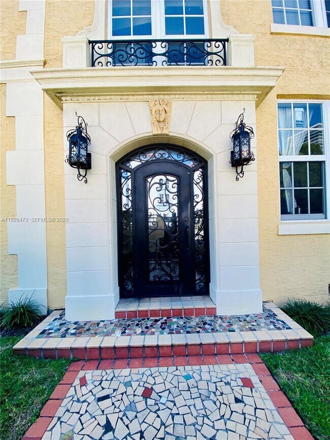 Building Photo - 3224 Biscayne Blvd