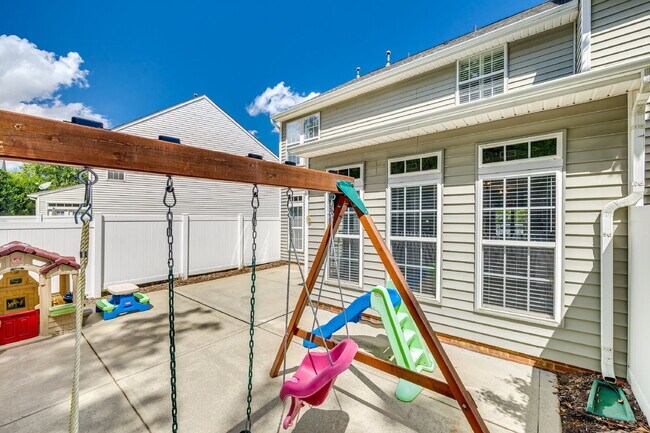 Building Photo - 928 Kite Dr