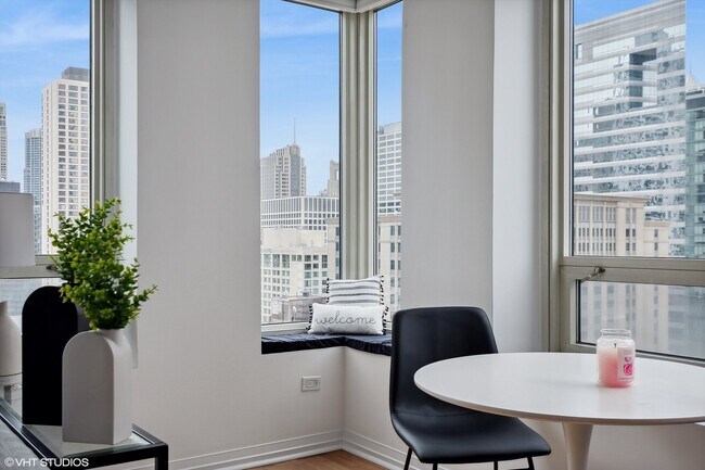 Building Photo - 33 W Ontario St