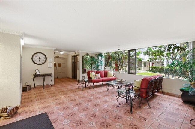Building Photo - 2630 Pearce Dr