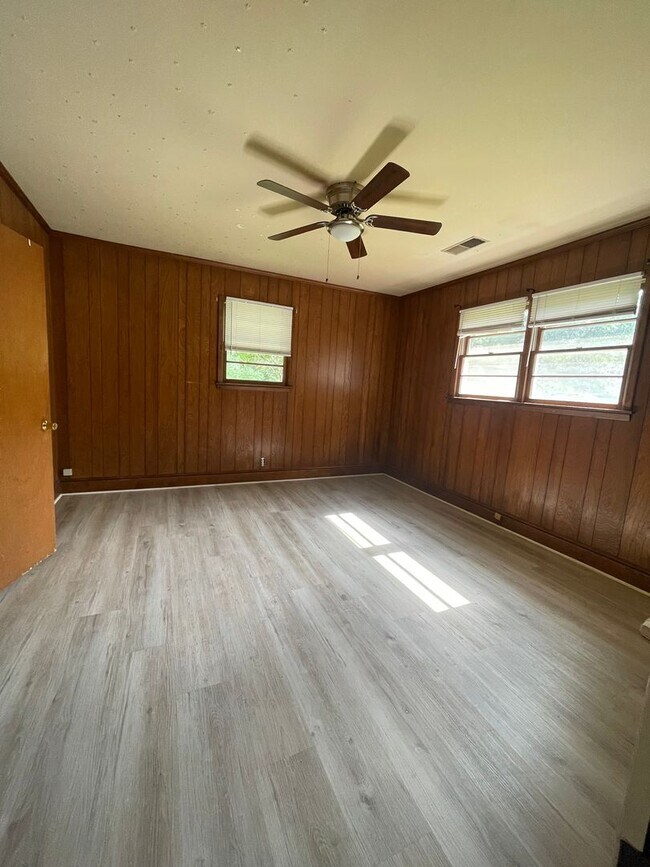 Building Photo - 126 Pine Valley Rd