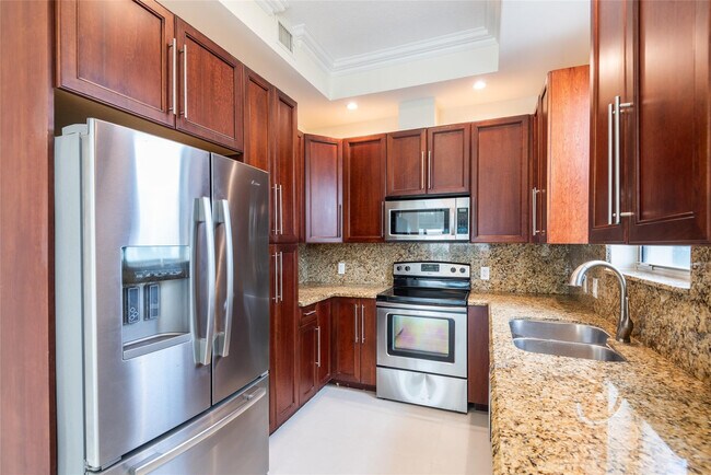 Building Photo - 3236 NE 5th St