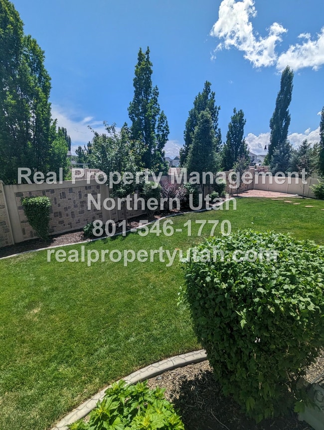 Building Photo - Gorgeous 3 Bed 2.5 Bath Coming Soon!