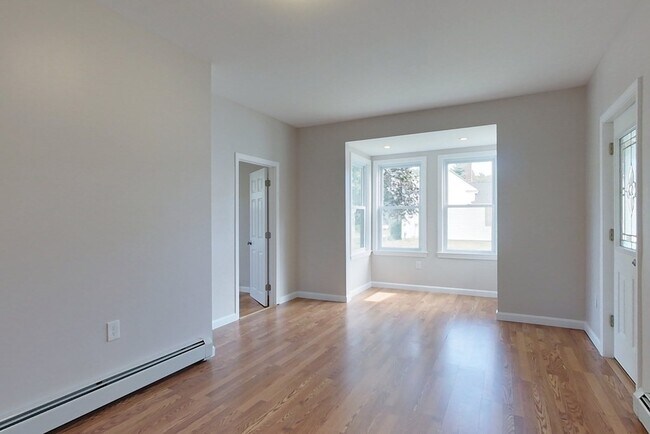 Building Photo - 520 Main St