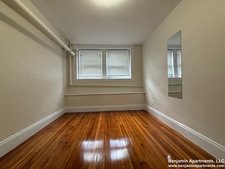 Building Photo - 7 Mount Hood Rd