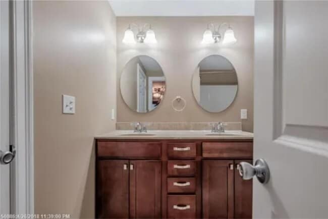 Building Photo - 27 Sawgrass Dr