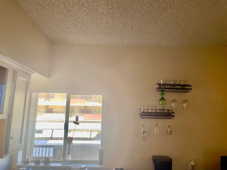 Kitchen - 351 E Thomas Rd