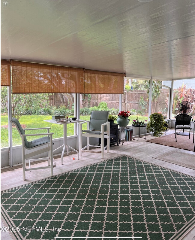 Building Photo - 1809 Kings Way