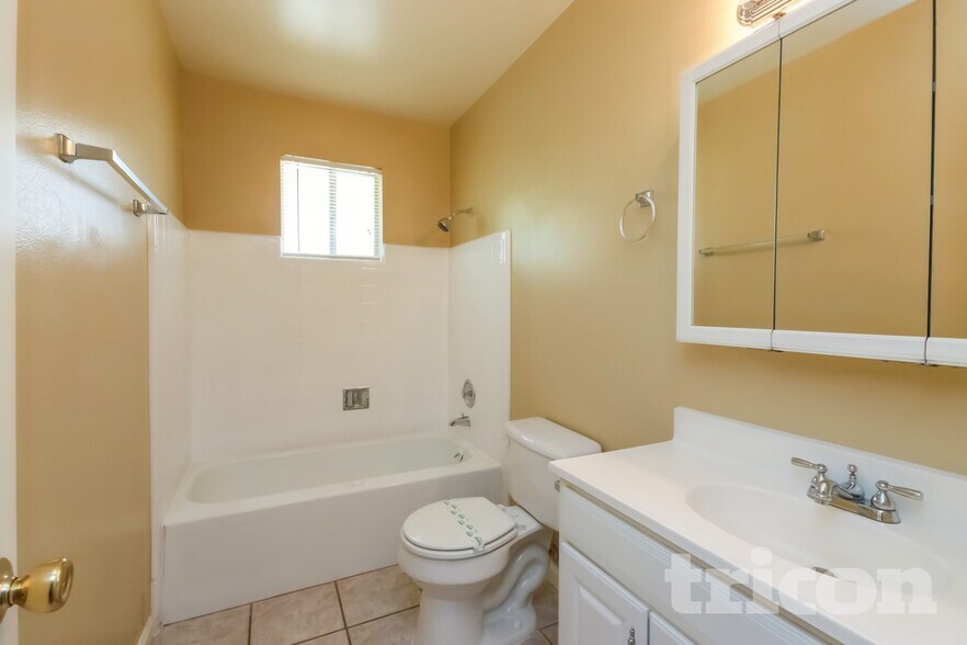 Building Photo - 3202 W Wood Dr