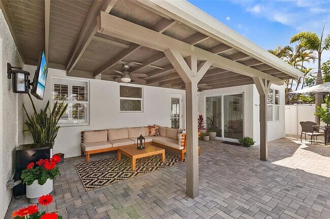 Building Photo - Coastal Luxury Living Just Minutes from Madeira Beach - 3bed | 2 bath