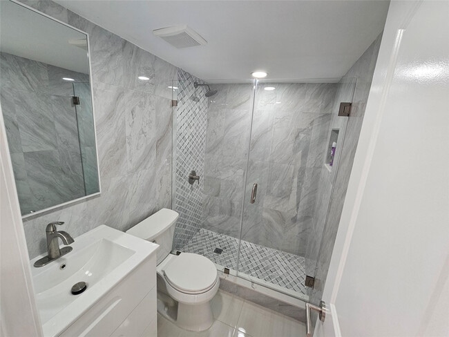 Building Photo - 6201 SW 37th St