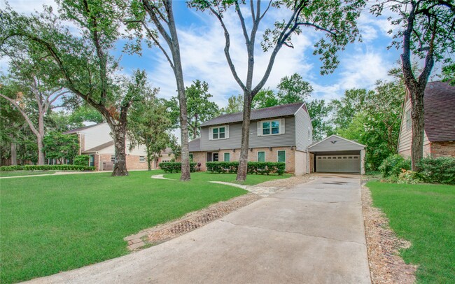 Building Photo - 14611 Bramblewood Dr