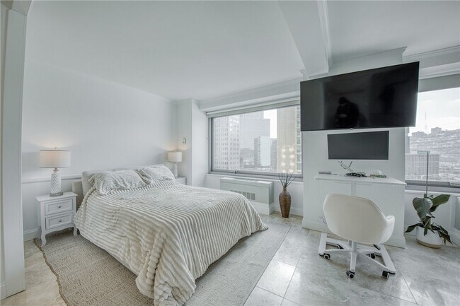 Building Photo - 320 Fort Duquesne Blvd