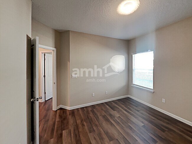 Building Photo - 112 Edge Pk Trl